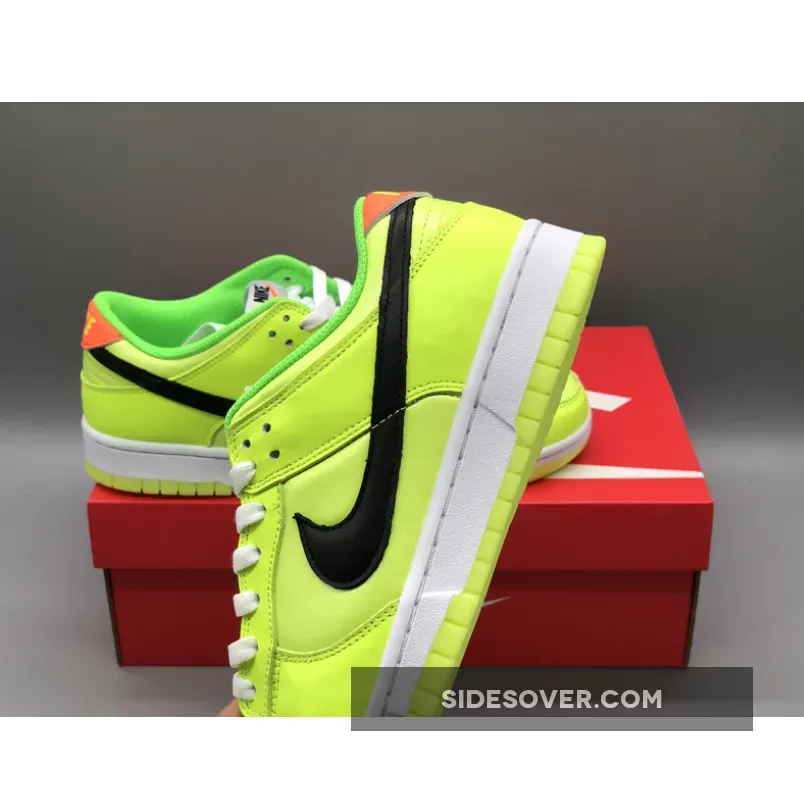 Nike Dunk Low SE Splash Volt | DARK DUNKS FJ4610-702 Nike Dunk Low SE Splash Volt | DARK DUNKS FJ4610-702