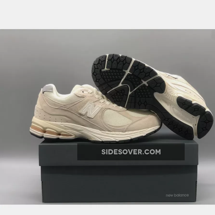 New Balance 2002R Calm Taupe Silver Metallic M2002RCC / new balance 2002r taupe