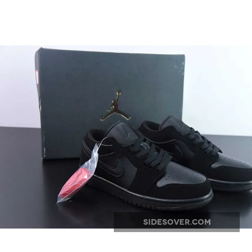 Air Jordan 1 Retro Low Triple Black
