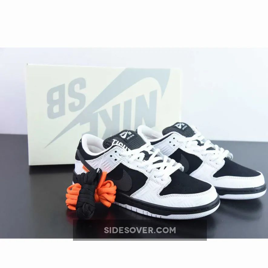 TIGHTBOOTH x Nike SB Dunk Low White Black